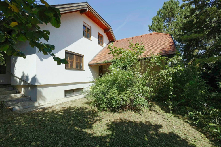 House #122